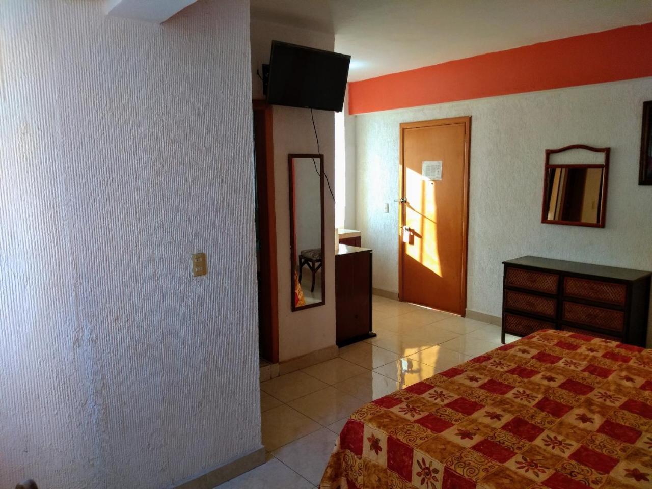 Hotel Sol Del Pacifico Lázaro Cárdenas Exteriör bild